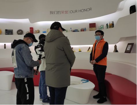 黨建引領(lǐng)聚合力 戰(zhàn)疫先鋒顯擔(dān)當(dāng)——上海市委組織部黨建服務(wù)中心專題拍攝凱納咨詢健康服務(wù)紀(jì)實(shí)